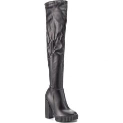 Muszkieterki GUESS - FLDLR3 ELE11 BLACK. Czarne kozaki damskie Guess, ze skóry ekologicznej, przed kolano, na wysokim obcasie, na obcasie, bez zapięcia. W wyprzedaży za 399,00 zł.