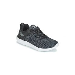 Buty Umbro FURIAH. Czarne trampki męskie Umbro, bez wzorów, bez zapięcia. Za 143,20 zł.