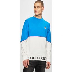 DC - Bluza. Białe bluzy męskie DC, s, bez wzorów, z bawełny, z okrągłym kołnierzem, bez rękawów, bez kaptura. W wyprzedaży za 199,90 zł.