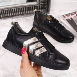 Sneakersy na koturnie czarne Jezzi - czarny. Czarne sneakersy damskie Jezzi. Za 70,00 zł.