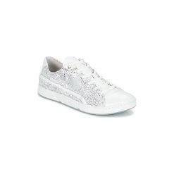 Buty Pataugas JOIA-S-BLANC. Białe trampki i tenisówki damskie marki Pataugas, bez wzorów, bez zapięcia. Za 487,20 zł.