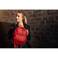 Plecak damski vintage ze skóry Paolo Peruzzi. Plecaki damskie Pakamera, bez wzorów, ze skóry, vintage. Za 149,00 zł.