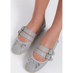 Szare Balerinki Catnip. Szare baleriny damskie Renee, w paski, ze skóry, bez obcasa, na płaskiej podeszwie. Za 29,99 zł.