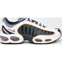 Nike Sportswear - Buty Tailwind IV. Białe buty sportowe męskie Nike Sportswear, z gumy, na sznurówki. W wyprzedaży za 599,90 zł.