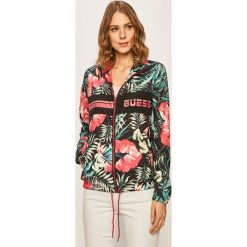 Guess Jeans - Kurtka. Kurtki damskie Guess Jeans, s, z aplikacjami, z poliesteru, krótkie, bez kaptura. Za 399,90 zł.