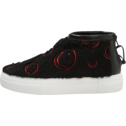 Joshua Sanders Sneakersy niskie red smile. Czarne trampki i tenisówki damskie Joshua Sanders, ze skóry. W wyprzedaży za 511,60 zł.