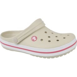 Crocs Crockband 11016-1AS. Brązowe klapki damskie Crocs, bez wzorów, z materiału, bez obcasa. W wyprzedaży za 149,99 zł.