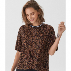 T-shirt oversize w panterkę - Wielobarwn. Brązowe t-shirty damskie marki House, l, z motywem zwierzęcym. Za 49,99 zł.