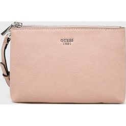 Guess Jeans - Torebka. Różowe torebki klasyczne damskie Guess Jeans, w paski, z bawełny, casualowe, na ramię, średnie, bez dodatków. W wyprzedaży za 319,90 zł.
