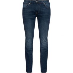 Jeansy Slim Fit Guess M92AN2 D3KS1. Niebieskie jeansy męskie Guess, m, z aplikacjami, z elastanu. W wyprzedaży za 189,00 zł.