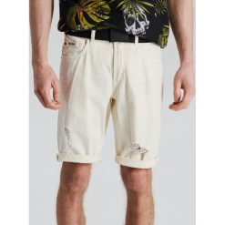Jeansowe szorty comfort - Kremowy. Białe spodenki i szorty męskie Cropp, m, bez wzorów, z jeansu. Za 99,99 zł.