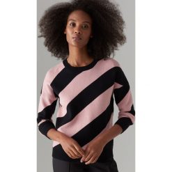 Sweter w asymetryczne pasy - Biały. Białe swetry damskie Mohito, s, bez wzorów, bez rękawów, bez kaptura. Za 89,99 zł.