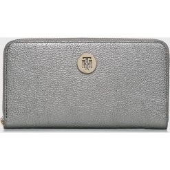 Tommy Hilfiger - Portfel. Szare portfele damskie TOMMY HILFIGER, z materiału. Za 299,90 zł.
