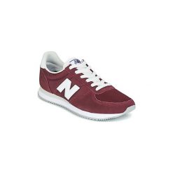 Buty New Balance U220. Czerwone trampki i tenisówki damskie New Balance, bez wzorów, bez zapięcia. Za 279,20 zł.