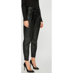Only - Spodnie Nadia. Czarne legginsy damskie marki ONLY, z haftami, z poliesteru, casualowe. W wyprzedaży za 139,90 zł.
