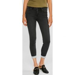 Lee - Jeansy Scarlett. Szare jeansy damskie skinny marki Lee, l, z elastanu. W wyprzedaży za 259,90 zł.
