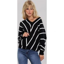 Czarny Sweter Lindsey. Czarne swetry damskie other, xl, w paski, casualowe, bez rękawów, długie, bez kaptura. Za 89,99 zł.