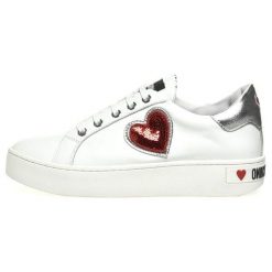 Love Moschino tenisówki damskie JA1506 3G1A IF3 38 białe. Białe trampki i tenisówki damskie Love Moschino, bez wzorów, bez zapięcia. W wyprzedaży za 429,00 zł.