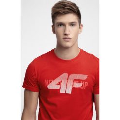 T-shirt męski TSM282 - czerwony. Czerwone koszulki męskie marki 4f, m, bez wzorów, bez kołnierzyka. W wyprzedaży za 39,99 zł.