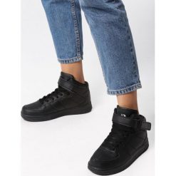 Czarne Buty Sportowe Laura. Czarne buty sportowe damskie Born2be, z aplikacjami, sportowe. Za 99,99 zł.