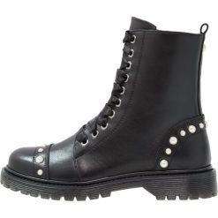 Bronx Botki sznurowane black. Czarne botki damskie skórzane marki Bronx. Za 679,00 zł.