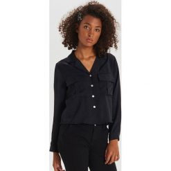 Koszula z kieszeniami - Czarny. Czarne koszule damskie Cropp, xl. W wyprzedaży za 15,99 zł.