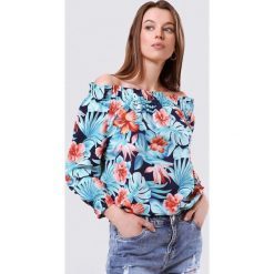 Miętowa Bluzka Severe. Zielone bluzki damskie Born2be, xl, bez wzorów, bez kołnierzyka, z długim rękawem. Za 39,99 zł.