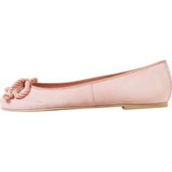 Pretty Ballerinas ANGELIS Baleriny peach. Czarne baleriny damskie marki Pretty Ballerinas. W wyprzedaży za 431,20 zł.