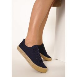 Granatowe Trampki International Love. Niebieskie espadryle damskie Born2be, bez wzorów, bez obcasa. W wyprzedaży za 39,99 zł.