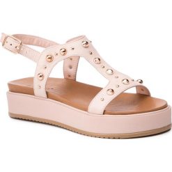 Sandały INUOVO - 112013 Blush. Różowe klapki damskie Inuovo, bez wzorów, ze skóry, bez obcasa. Za 339,00 zł.