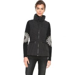 Desigual Kamizelka damska Padded Elysian Negro 18WWEWAE 2000 (rozmiar 40). Kurtki damskie Desigual, bez wzorów, bez kaptura. W wyprzedaży za 418,00 zł.