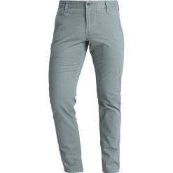Chinosy męskie: DOCKERS Alpha Chinosy stormy sea