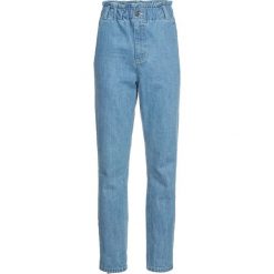 Dżinsy Baggy bonprix niebieski "bleached”. Niebieskie jeansy damskie bonprix. Za 99,99 zł.
