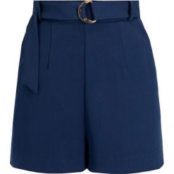 Szorty materiałowe Guess W92D84 W9X50. Czarne szorty damskie Guess, z aplikacjami, z poliesteru. W wyprzedaży za 169,00 zł.