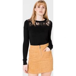 Vero Moda Lacole Sweter Czarny. Czarne bluzy damskie Vero Moda, xs, w koronkowe wzory, z wiskozy, bez rękawów, bez kaptura. Za 131,95 zł.