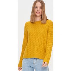 Sweter z ozdobnym splotem - Żółty. Żółte swetry damskie House, s, bez wzorów, ze splotem, bez rękawów, bez kaptura. W wyprzedaży za 29,99 zł.