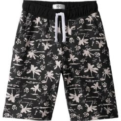 Bermudy dresowe bonprix czarny z nadrukiem. Czarne dresy chłopięce marki bonprix, z nadrukiem, z dresówki. Za 37,99 zł.