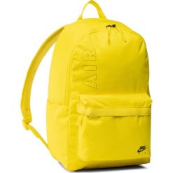 Plecak NIKE - CN4519 731 Żółty. Żółte plecaki męskie Nike, bez wzorów, z materiału, sportowe. W wyprzedaży za 119,00 zł.