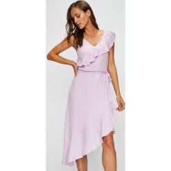 Answear - Sukienka Garden of Dreams. Fioletowe sukienki damskie marki ANSWEAR, na co dzień, s, bez wzorów, z poliesteru, casualowe, bez kołnierzyka, bez rękawów, mini, proste. W wyprzedaży za 179,90 zł.