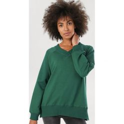 Ciemnozielona Bluza Mezlia. Zielone bluzy damskie Born2be, xl, bez wzorów, bez rękawów, bez kaptura. Za 69,99 zł.
