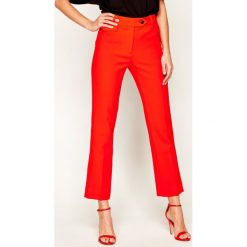 Spodnie materiałowe Victoria Victoria Beckham Lw Double Face 2120WTR000435A. Pomarańczowe spodnie damskie Victoria Victoria Beckham, bez wzorów, z tkaniny. Za 1399,00 zł.