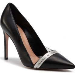 Szpilki ELISABETTA FRANCHI - SA-06L-96E2-V359 Nero 110. Czarne półbuty damskie Elisabetta Franchi, bez wzorów, ze skóry, bez obcasa, na obcasie, bez zapięcia. Za 1839,00 zł.