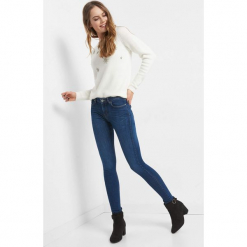 Jeansy slim. Niebieskie boyfriendy damskie Orsay. Za 99,99 zł.
