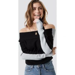 Linn Ahlborg x NA-KD Sweter z odkrytymi ramionami - Black. Czarne swetry damskie Linn Ahlborg x NA-KD, bez wzorów, z dzianiny, z długim rękawem, długie, bez kaptura. Za 161,95 zł.