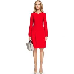 MADRA Sukienka z obniżoną linią talii - czerwona. Czerwone sukienki damskie Stylove, s, bez wzorów, bez kołnierzyka, bez rękawów, długie, mini. Za 199,00 zł.