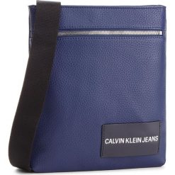 Saszetka CALVIN KLEIN JEANS - Pebble Essential Fla K40K400658 453. Niebieskie torby męskie skórzane Calvin Klein Jeans, bez wzorów, z jeansu, młodzieżowe. W wyprzedaży za 269,00 zł.
