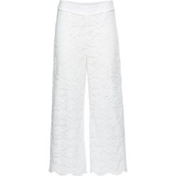 Spodnie culotte z koronką bonprix biały. Białe spodnie damskie bonprix, z koronki. Za 169,99 zł.