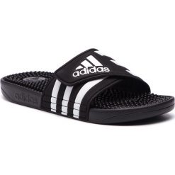 Klapki adidas - adissage F35580 Cblack/Ftwwht/Cblack. Czarne klapki męskie marki Adidas, ze skóry ekologicznej. Za 99,95 zł.
