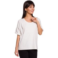 T-shirt oversize z dekoltem i haftem - ecru. T-shirty damskie BE, s, z haftami, z elastanu, bez kołnierzyka. Za 139,00 zł.