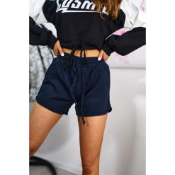 Szorty Glam Look Kolor Granat S. Czarne szorty damskie LIGARI, s, w paski, z elastanu. Za 99,00 zł.